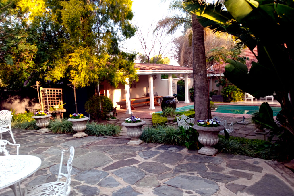 Oak Tree Manor